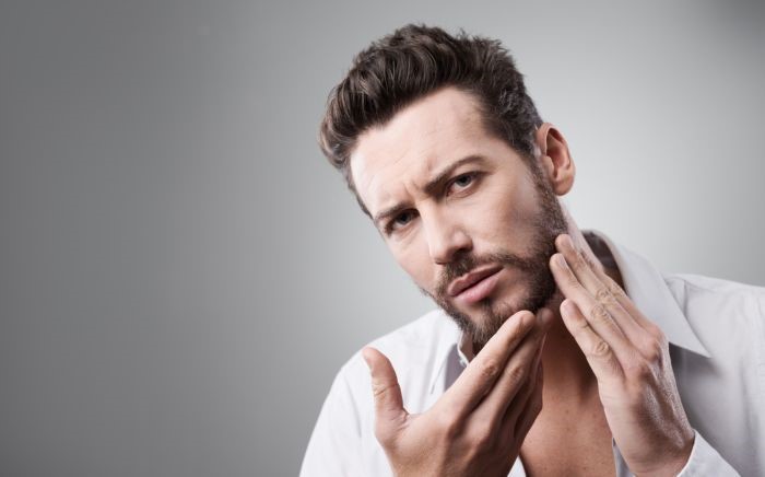 چگونه شوره ریش خود را درمان کنیم